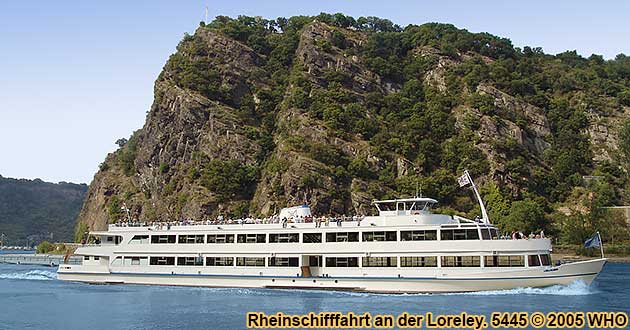Rheinschifffahrt an der Loreley, Schifffahrt auf dem Rhein, Foto