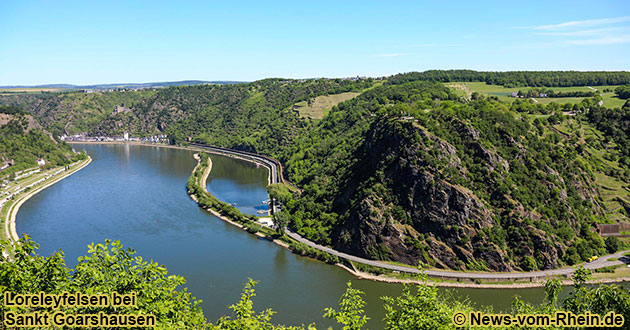 Blick auf die Loreley bei Sankt Goarshausen